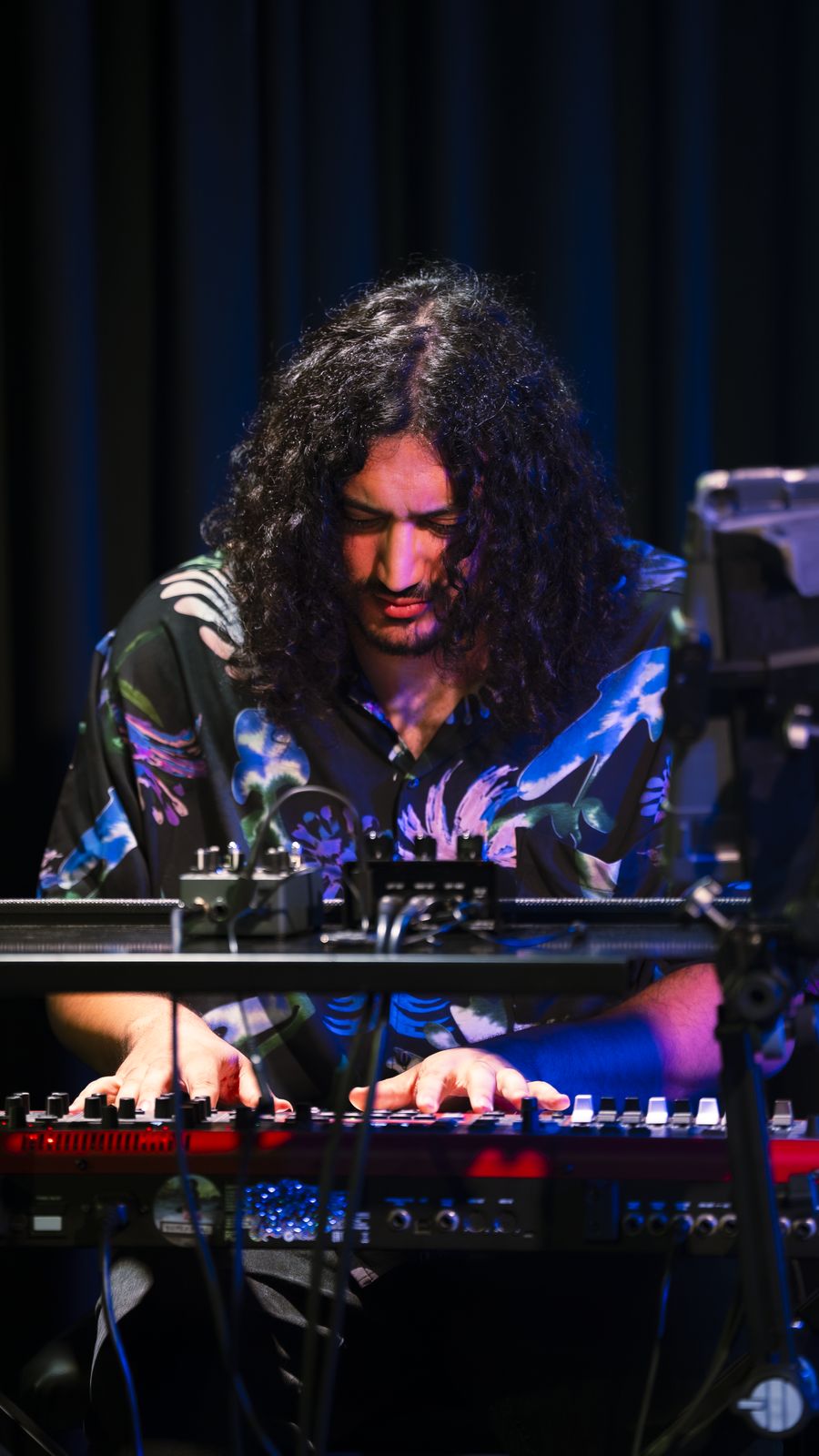 Gregorio Herreros a los teclados en directo