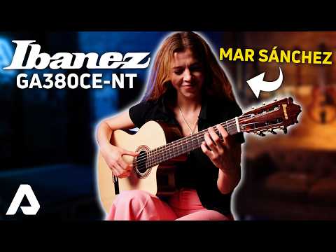 Mar Sánchez tocando una Ibanez clásica, entrevista con Alfasoni