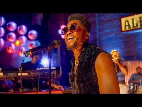 Cimafunk en directo en Estados Unidos, con Mar Sánchez en la gira, Bands of Enchantment